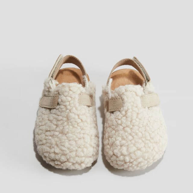 gulliga tofflor med fårmotiv